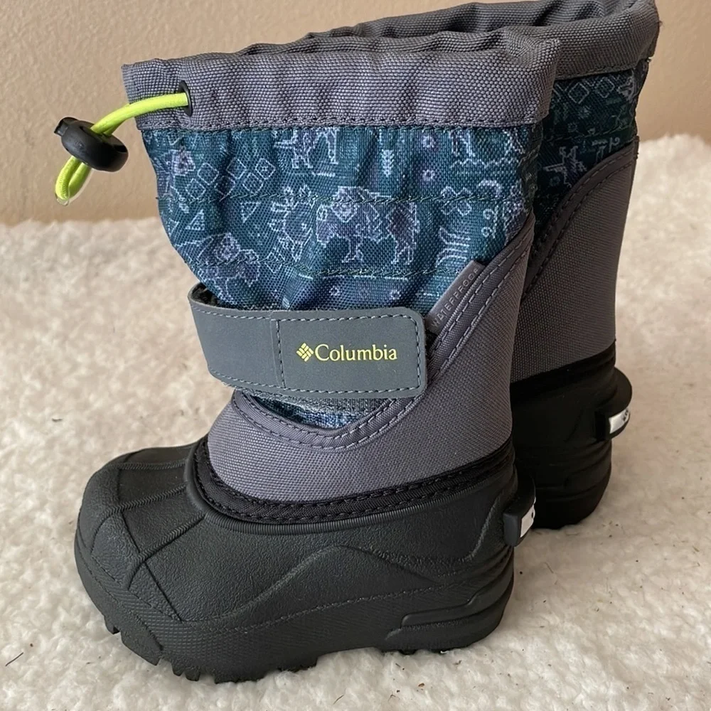 COLUMBIA NWT Snow Boots Size 5